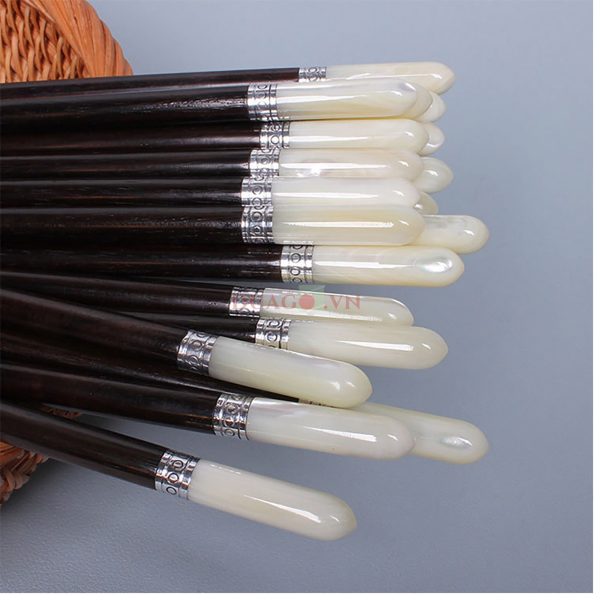 Đũa Gỗ Trắc Đen Gắn Ốc Bọc Bạc Đầu Tròn Cao Cấp #MD290600006